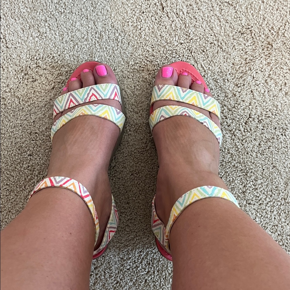 NWOT Croc Wedges Colorful Patterned Women's Sandals